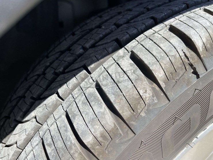 2013-ford-explorer-image-19