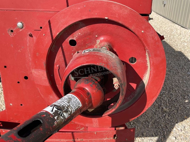 new-holland-565-image-40