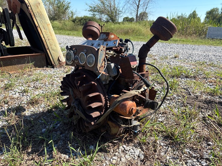 #121-•-misc-lot-with-engine-part-image-2