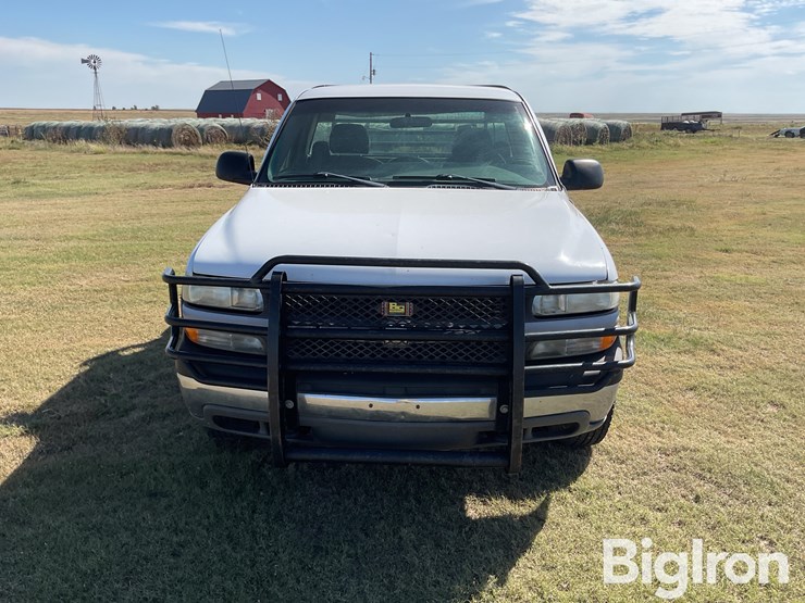 2002-chevrolet-silverado-2500-image-2