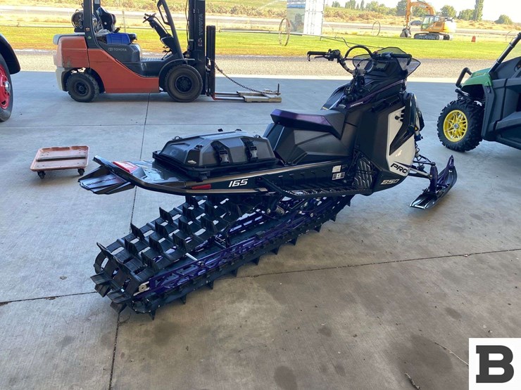 2022-polaris-matrix-pro-rmk-850-165"-snowmobile-image-4