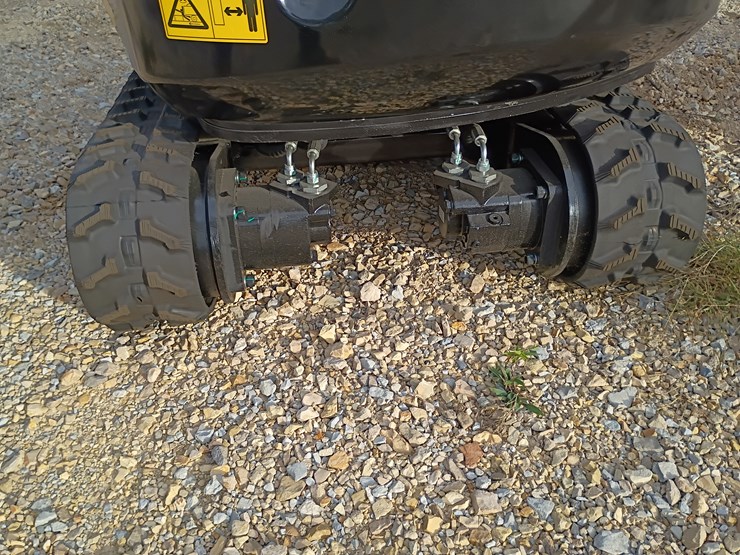 #l57-004-•-2025-tpm-16-mini-excavator-(gasoline)-image-11