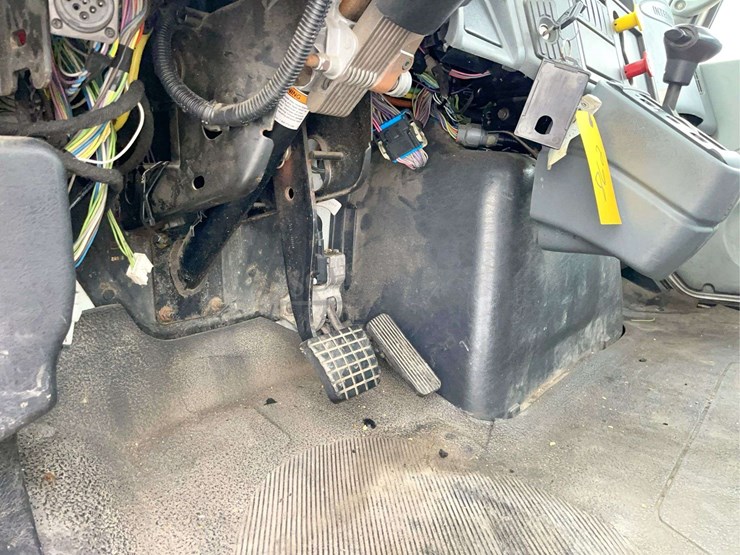 2003-international-durastar-4400-image-56