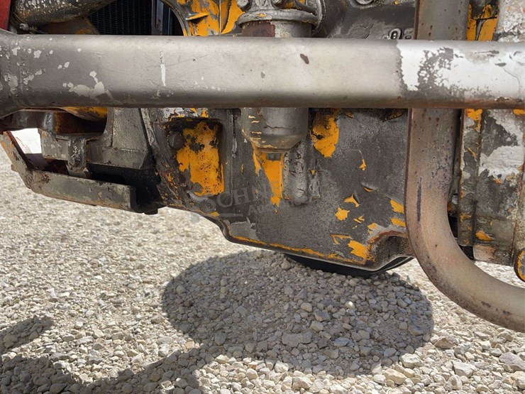 massey-ferguson-135-image-16