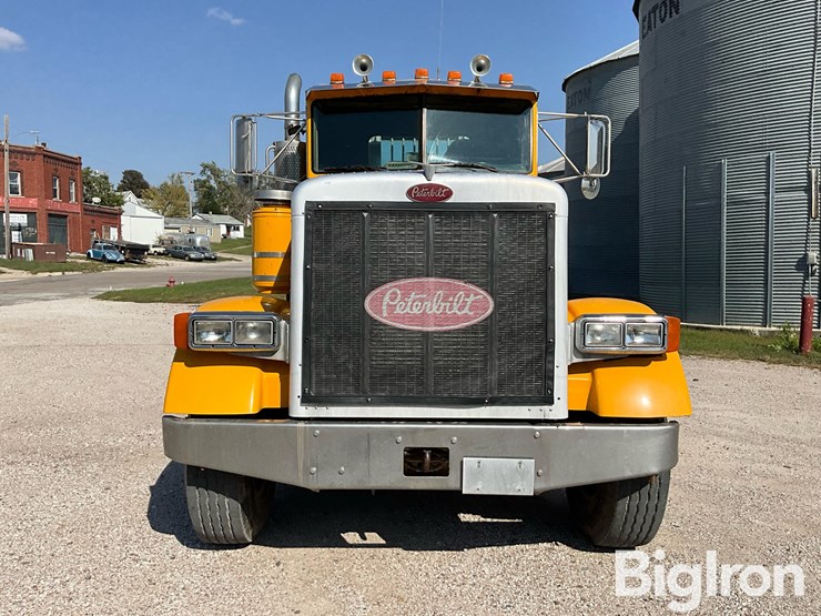 1992-peterbilt-357-image-2