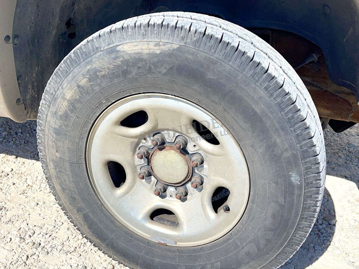 2000-chevrolet-2500-image-13