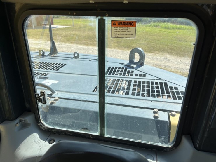 komatsu-pc228us-lc-image-65