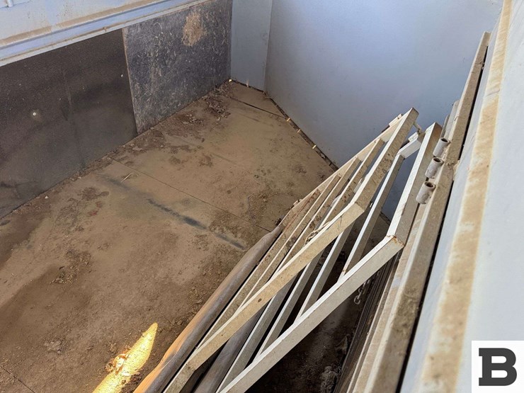 1991-american-trailers-&-saddle-gooseneck-horse-trailer-image-34