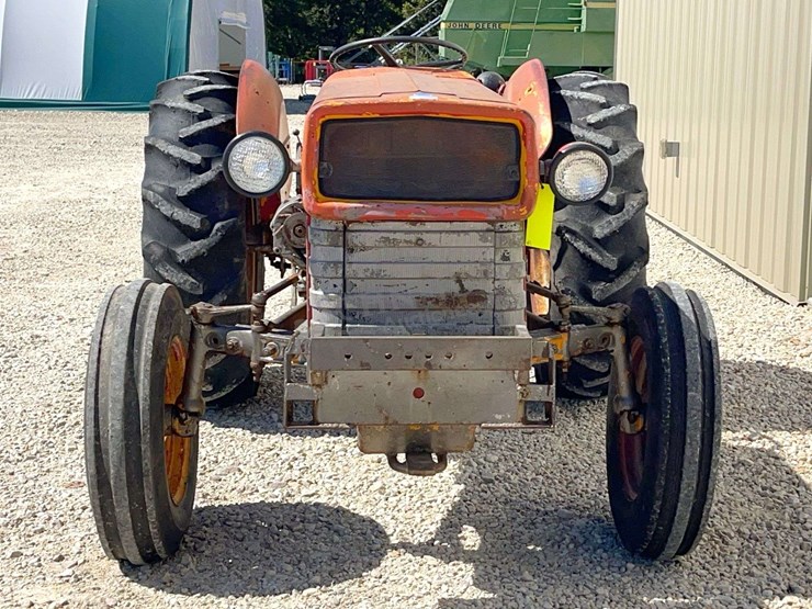 massey-ferguson-135-image-8