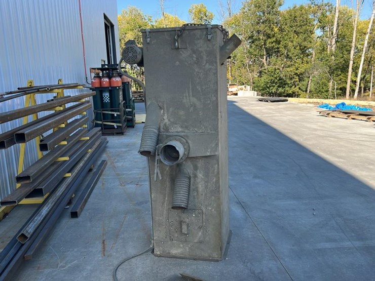 #4714-•-16’x16’-clemco-abrasive-blast-room-image-4