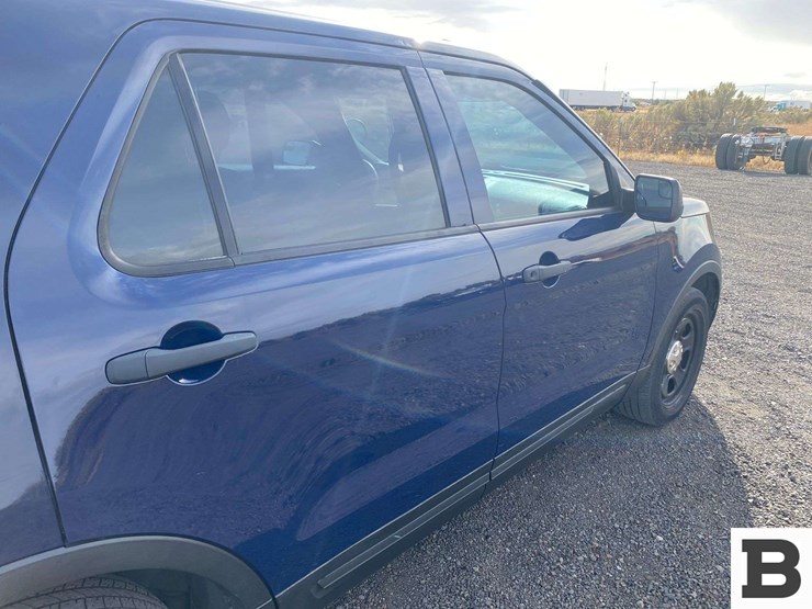 2018-ford-explorer-image-19