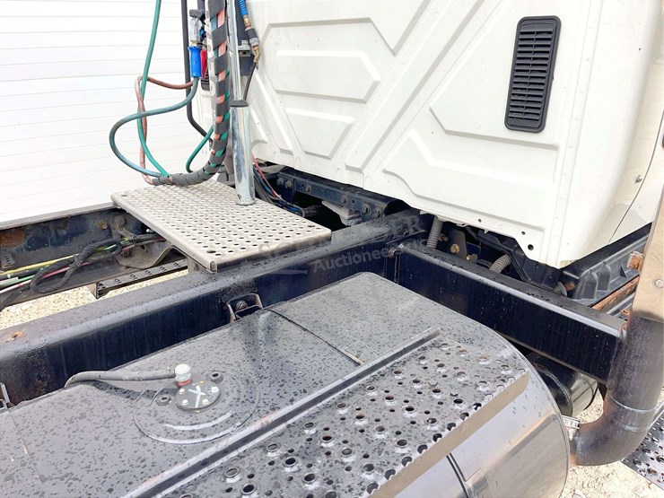 2003-international-durastar-4400-image-24