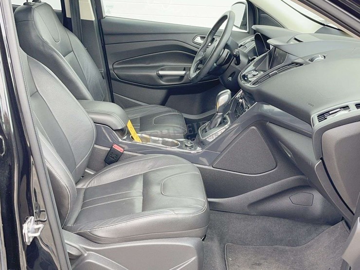 2013-ford-escape-titanium-image-24