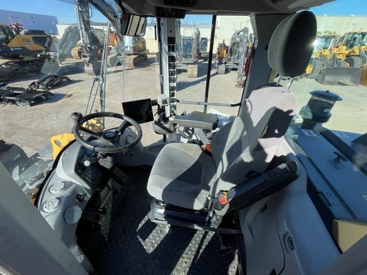 2020-volvo-l70h-image-19