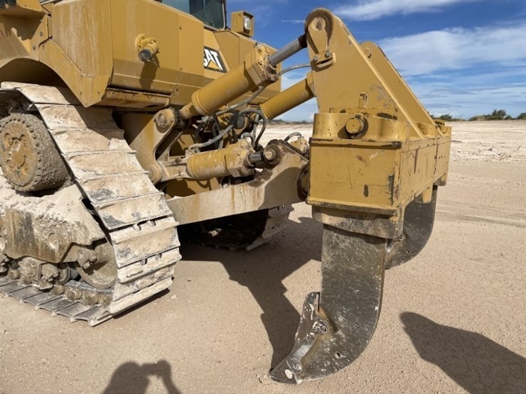 2019-caterpillar-d8t-image-25