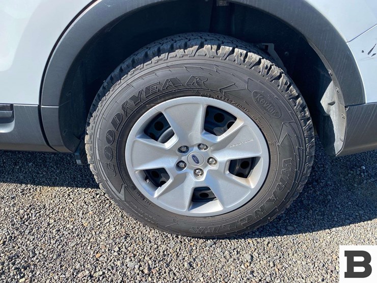 2013-ford-explorer-image-13