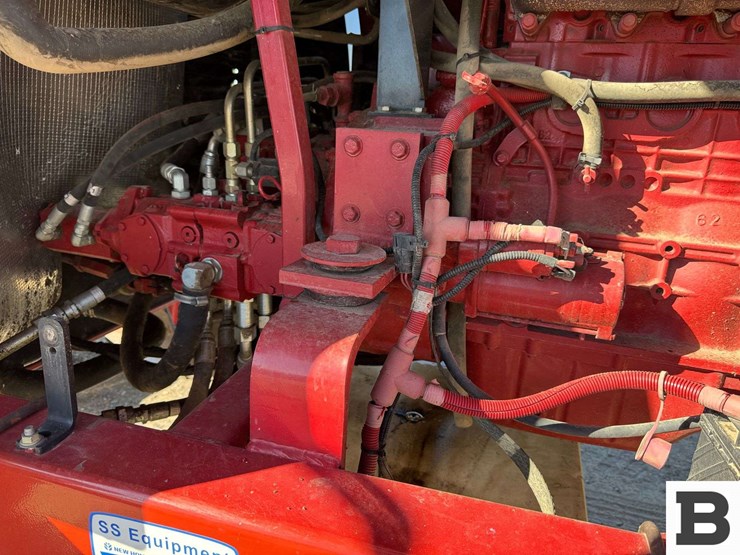 2013-new-holland-h8080-image-52