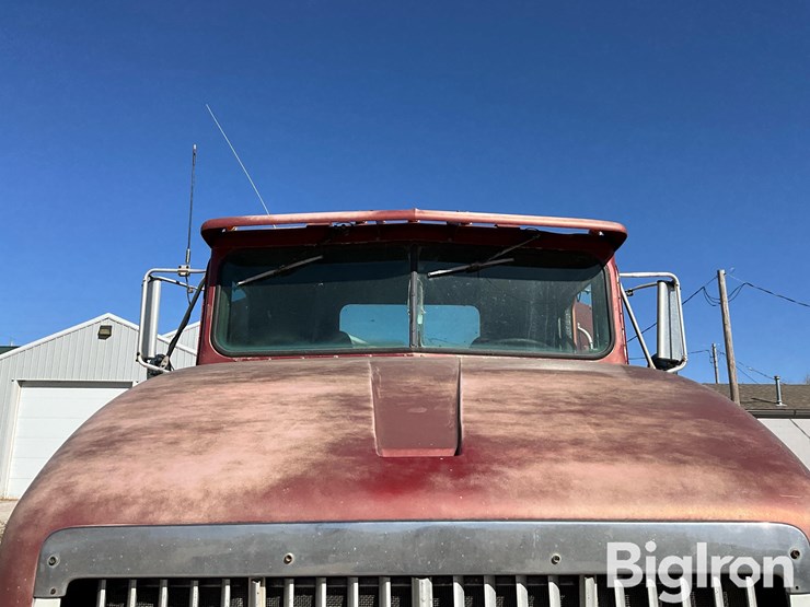 1990-international-9400-image-15