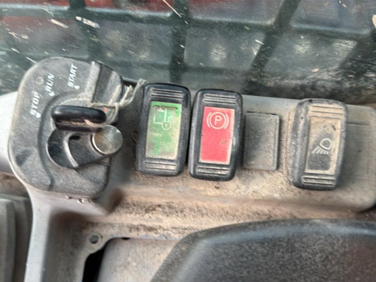 #1100-•-2018-kubota-svl95-2-skid-steer-image-27