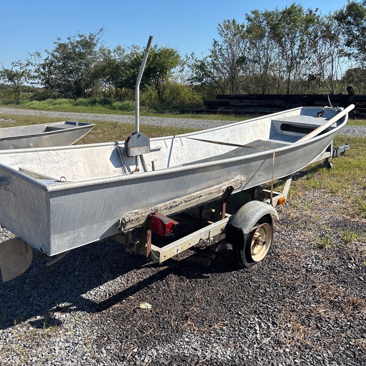 #146 • ALLUMINUM CRAWFISH POND SKIFF WITH TRAILER