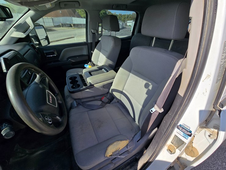 2017-gmc-sierra-3500-image-47