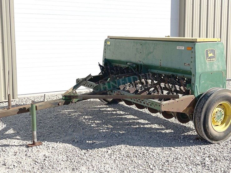 john-deere-8200-image-2