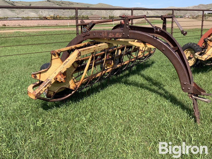 new-holland-12'-rakes-image-17