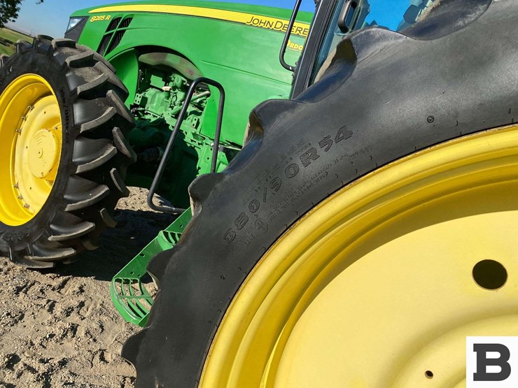 2011-john-deere-8285-tractor-image-24