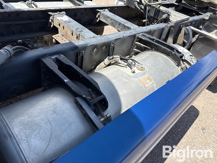 2009-peterbilt-386-image-11