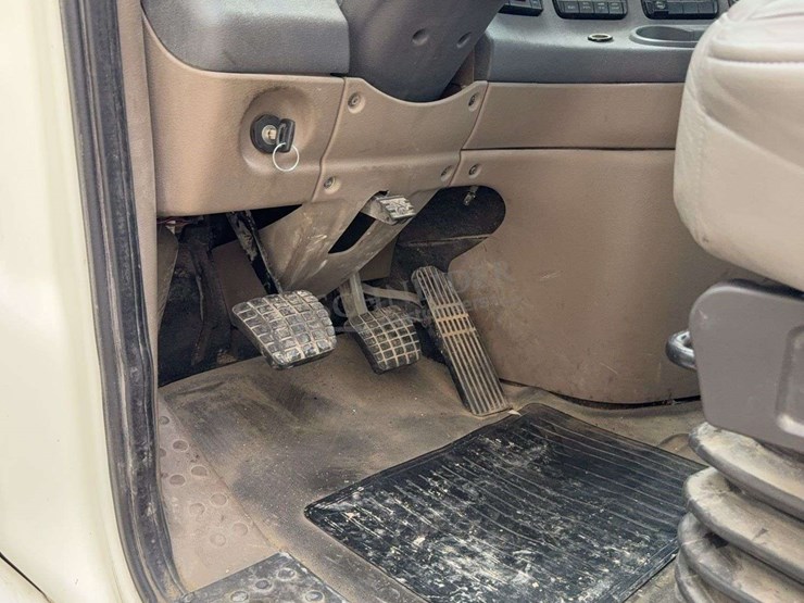 2012-freightliner-cascadia-113-image-67