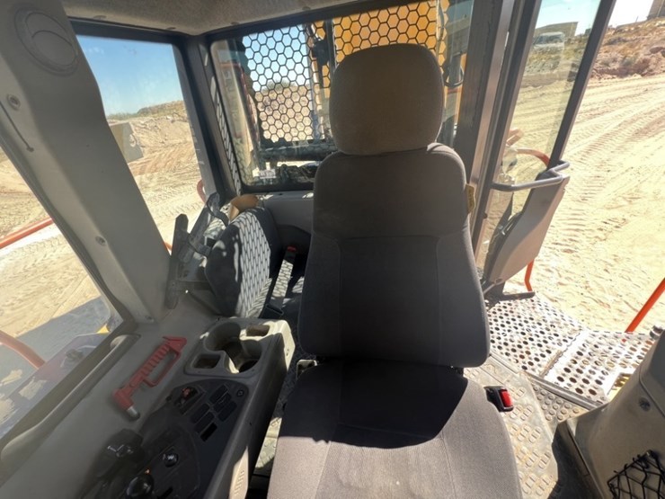 2020-volvo-a60h-image-62