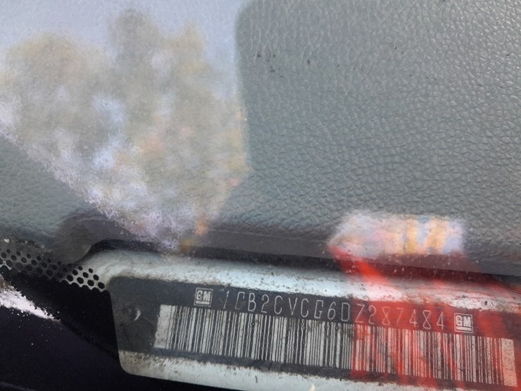 2013-chevrolet-silverado-2500hd-image-9