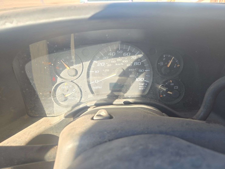 2003-gmc-3500-image-21