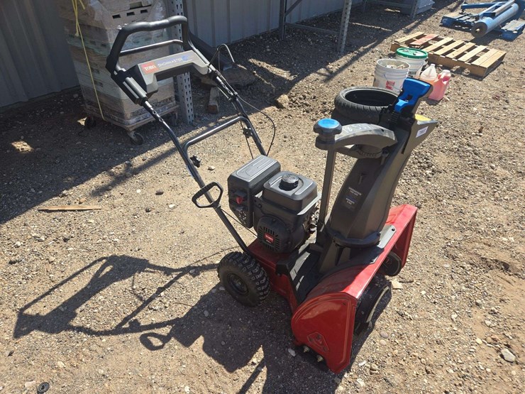 toro-snow-blower-image-2