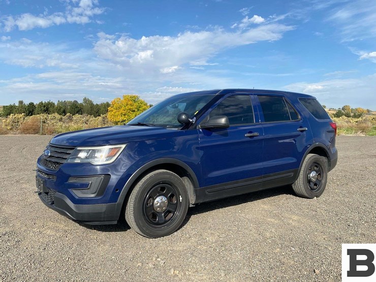 2016-ford-explorer-image-1