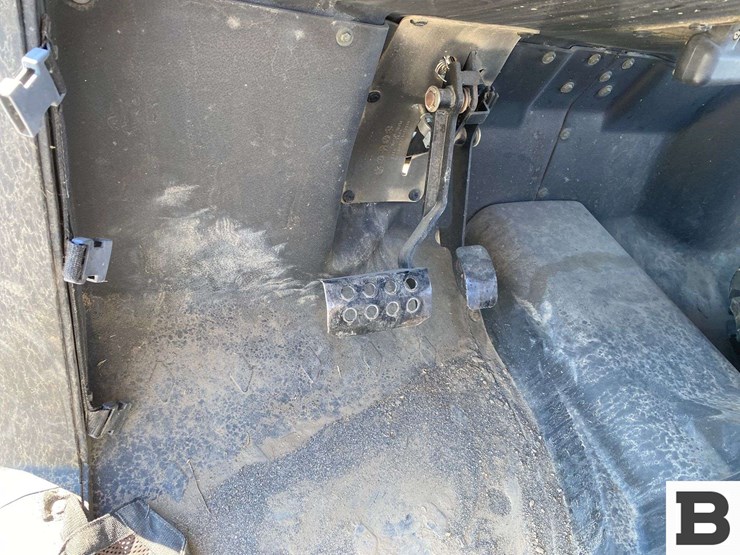 kymco-uxv-500-image-36