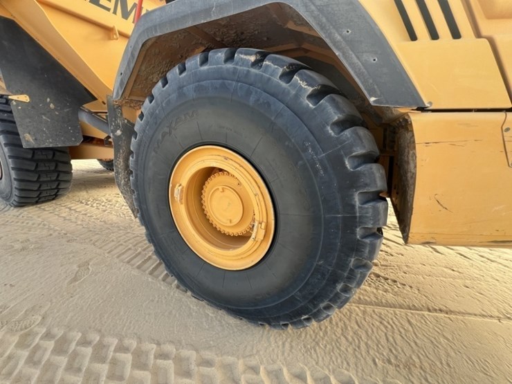 2020-volvo-a60h-image-31