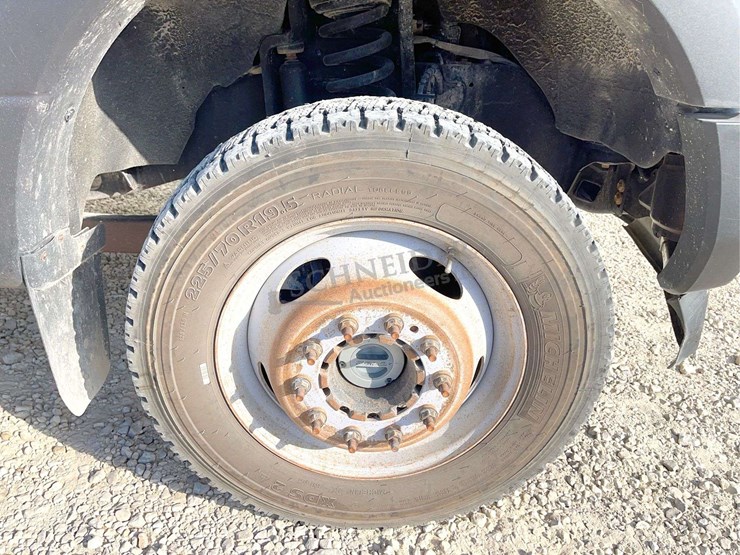 2018-ford-f450-image-17