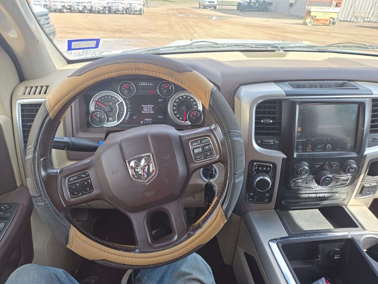 2013-ram-1500-slt-image-13