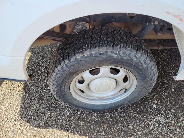 2018-ford-f150-xl-image-15