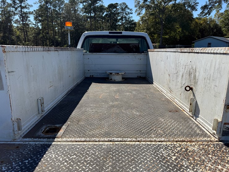 2008-ford-f550-image-18