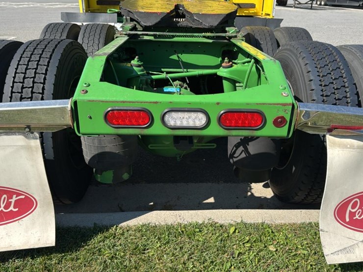 2023-peterbilt-579-image-33