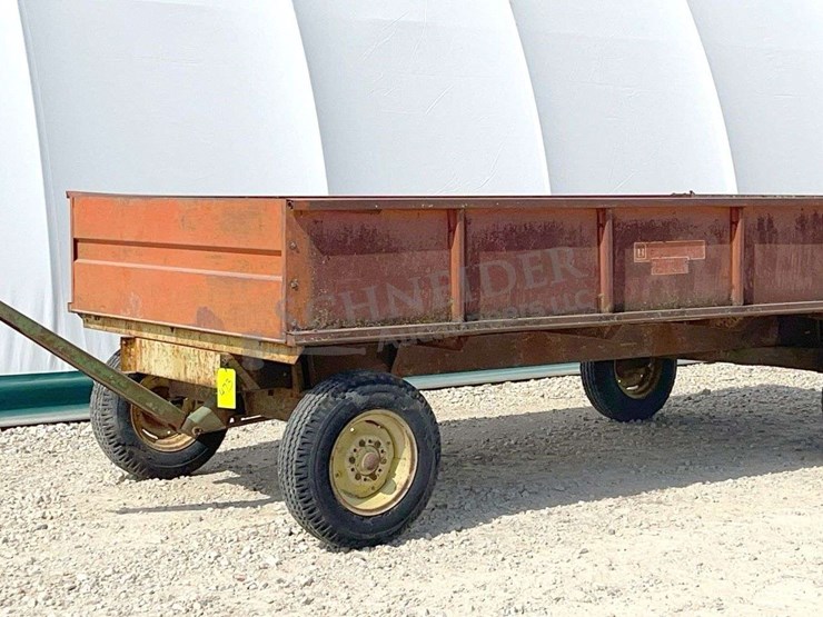 john-deere-1064-image-2