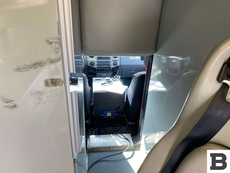 2011-ford-f450-image-31