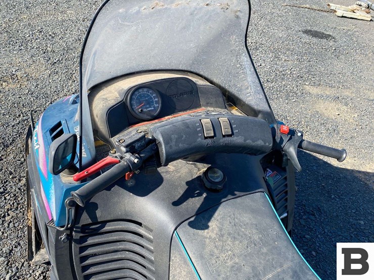 1998-polaris-indy-trail-touring-snowmobile-image-12