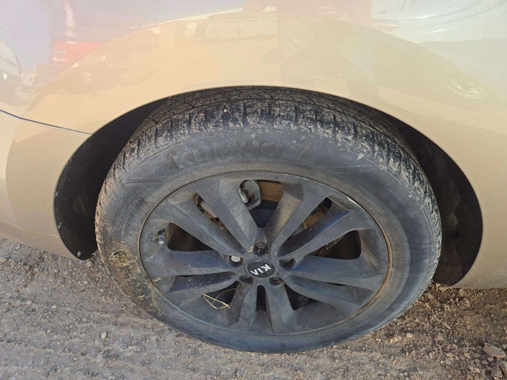 2015-kia-sedona-image-8