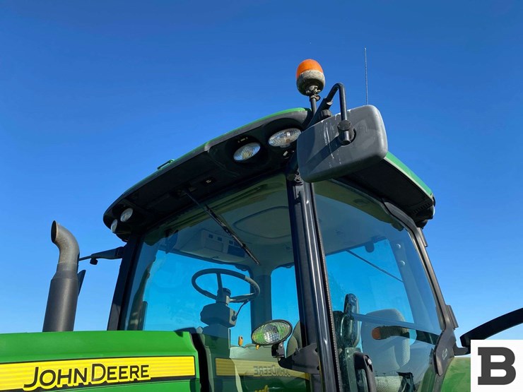 2011-john-deere-8285-tractor-image-21