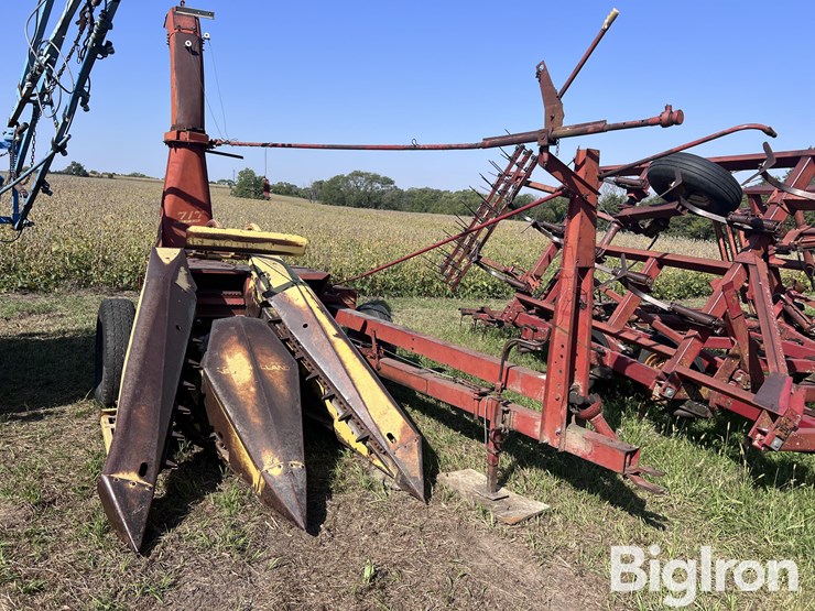 new-holland-s717-image-3