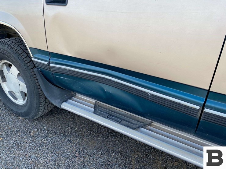 1993-gmc-suburban-image-13