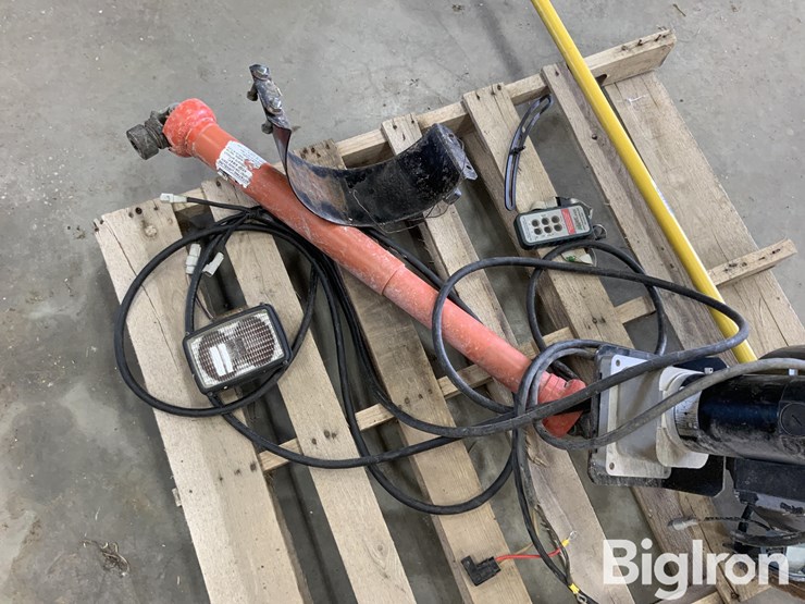 hopperwalker-sweep-auger-image-14